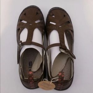 Jbu Cynthia Women Flats